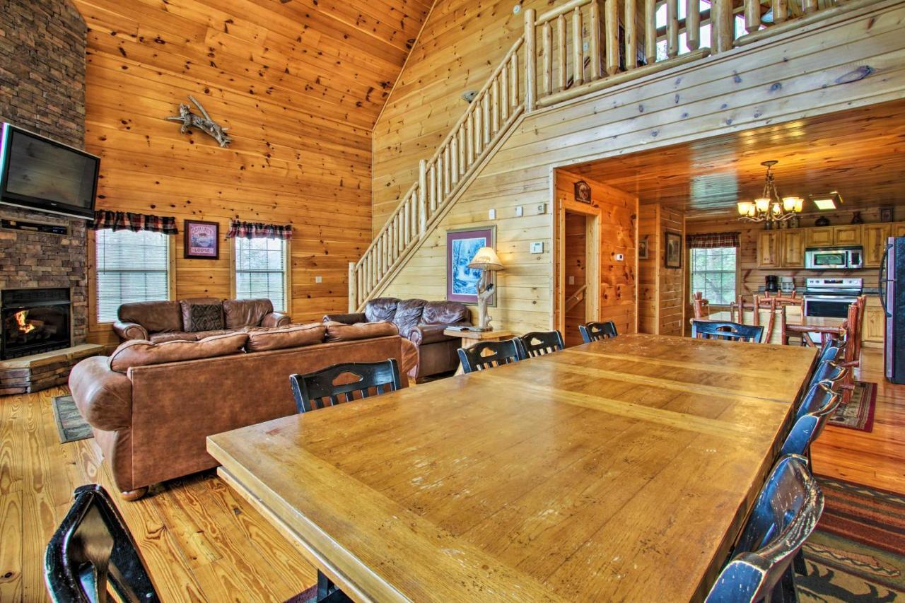 Villa Expansive Gatlinburg Cabin Hot Tub, Deck And Grill! Extérieur photo