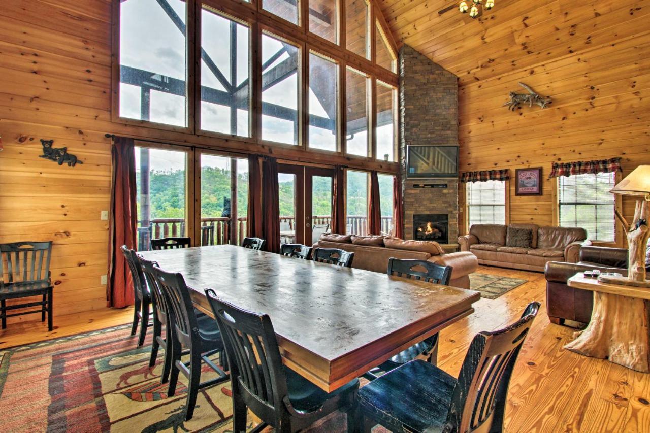 Villa Expansive Gatlinburg Cabin Hot Tub, Deck And Grill! Extérieur photo