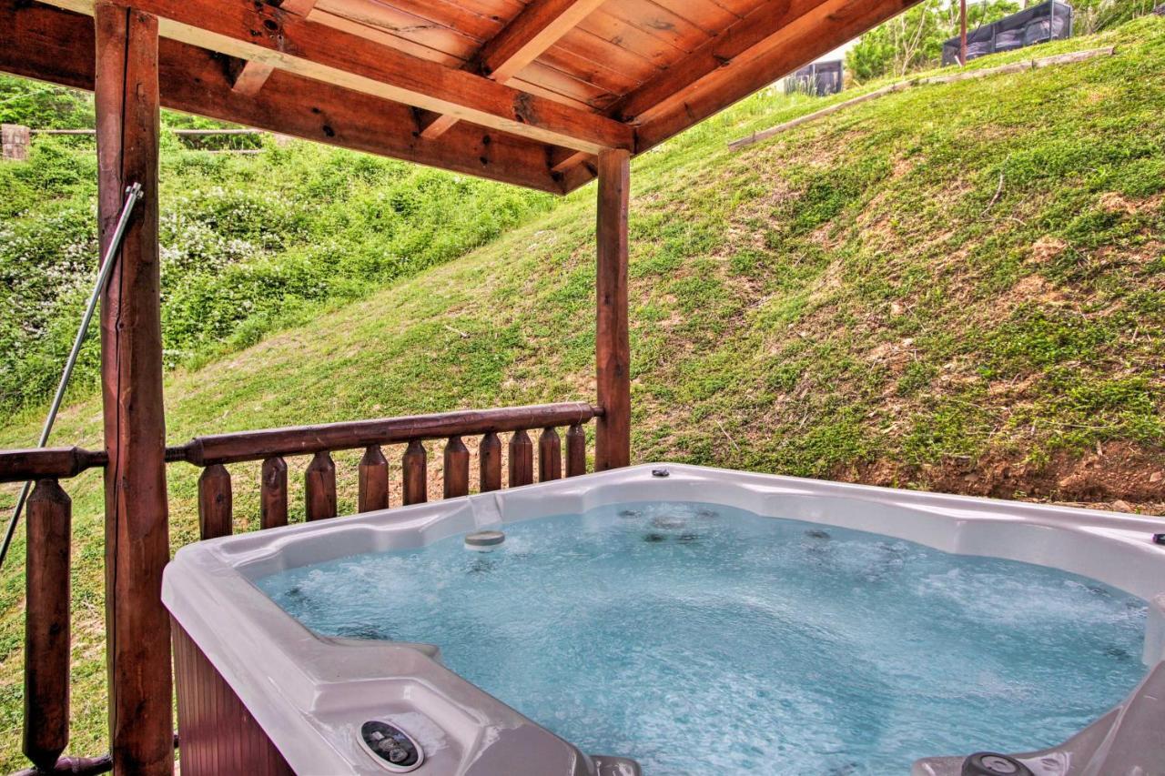 Expansive Gatlinburg Cabin Hot Tub, Deck And Grill! Extérieur photo