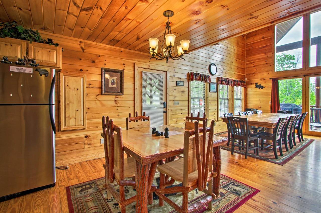 Villa Expansive Gatlinburg Cabin Hot Tub, Deck And Grill! Extérieur photo