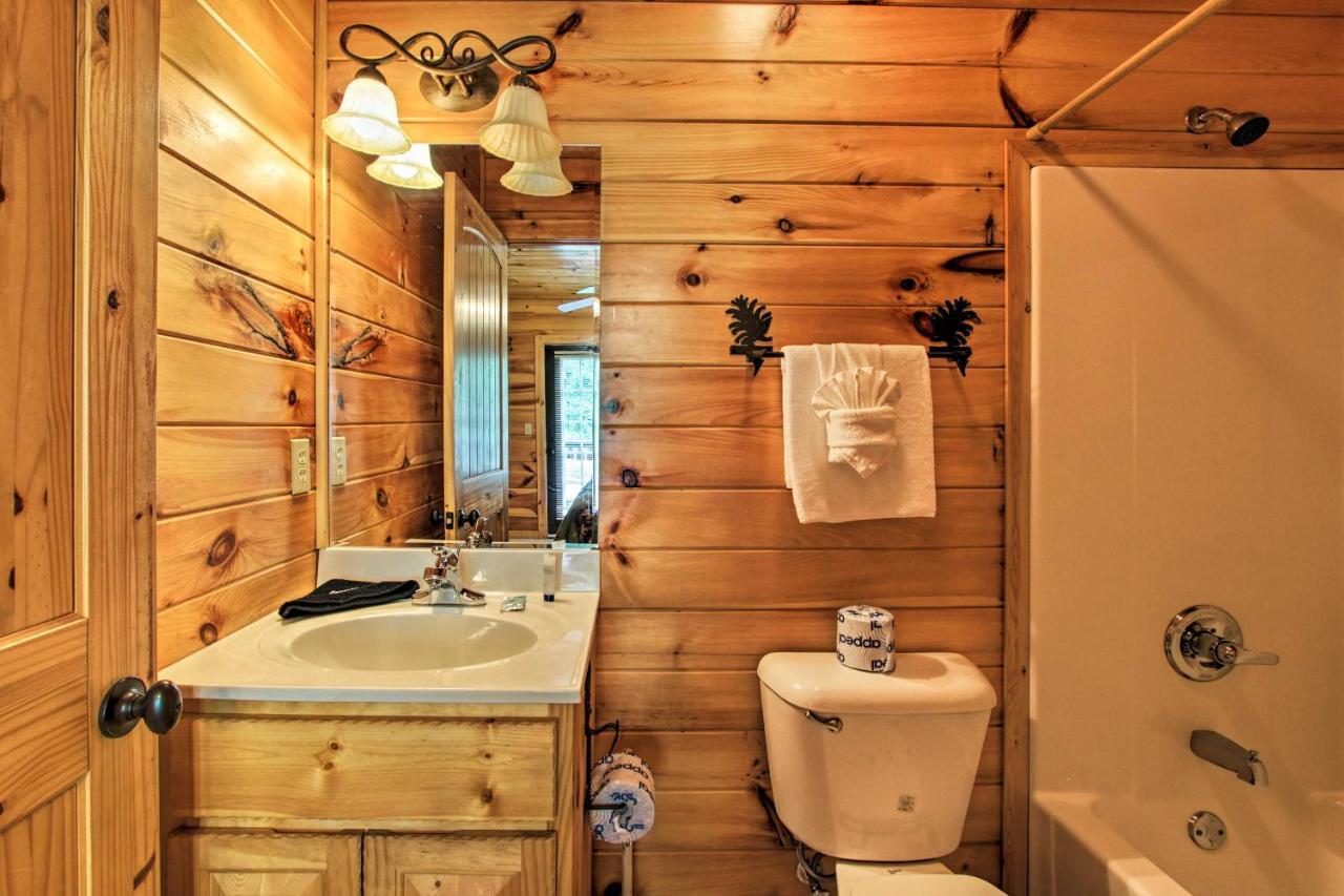 Expansive Gatlinburg Cabin Hot Tub, Deck And Grill! Extérieur photo